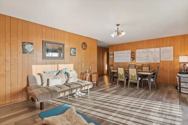 Listing Image for 8 Huina Pl 25 of 40