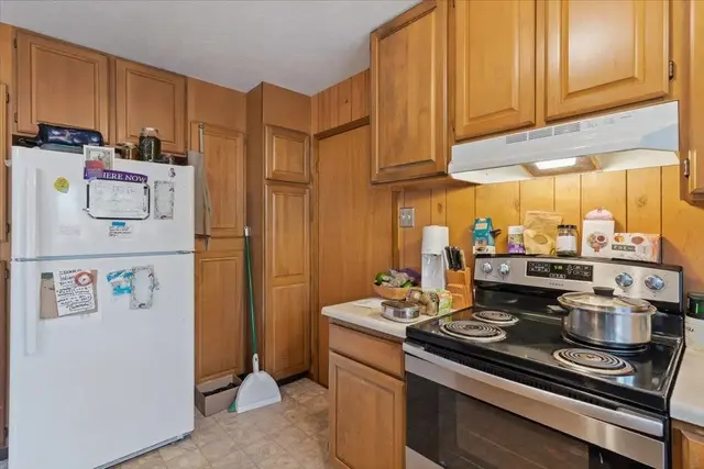 Listing Image for 8 Huina Pl 28 of 40
