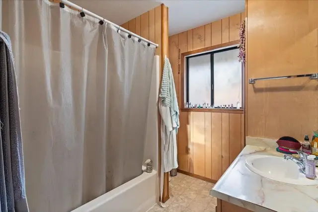 Listing Image for 8 Huina Pl 31 of 40