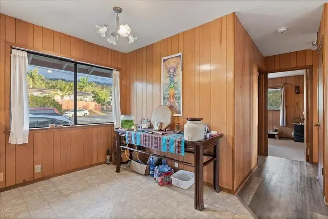 Listing Image for 8 Huina Pl 32 of 40