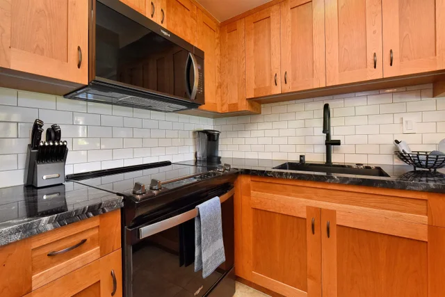 Listing Image for 3543 Lower Honoapiilani Rd D101 8 of 42