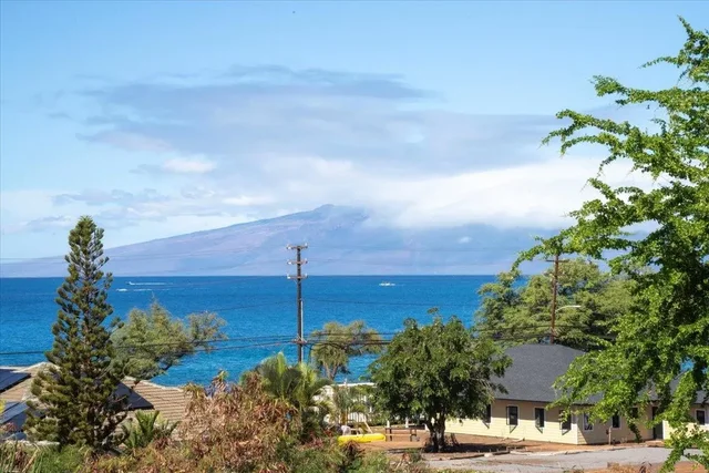 Listing Image for 127 Wahikuli Rd 1 of 27