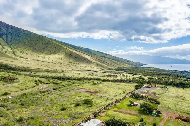 Listing Image for 80 Kehalea Pl B 4 of 11