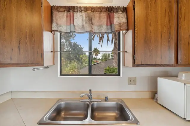 Listing Image for 33 Eleu Pl 16 of 39