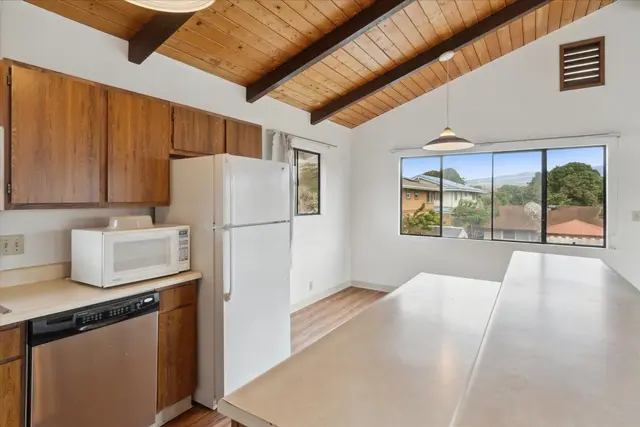 Listing Image for 33 Eleu Pl 17 of 39