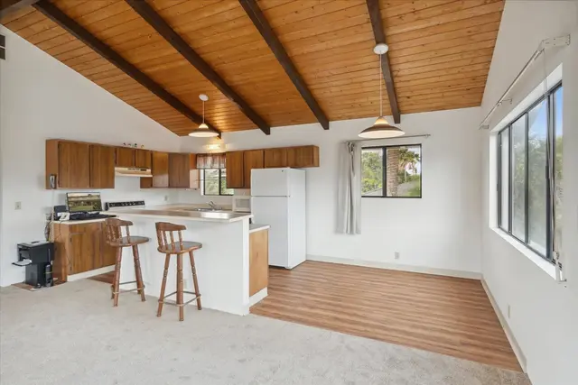 Listing Image for 33 Eleu Pl 18 of 39