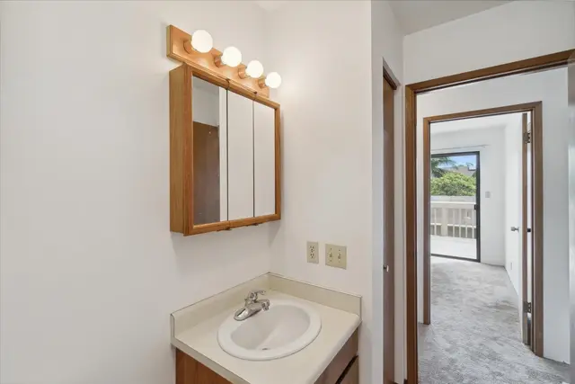Listing Image for 33 Eleu Pl 29 of 39