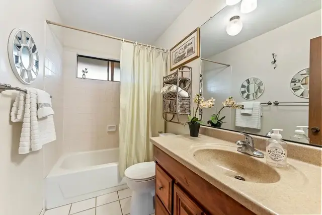 Listing Image for 235 Hoohale Pl 25 of 50