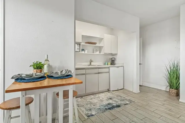 Listing Image for 235 Hoohale Pl 33 of 50
