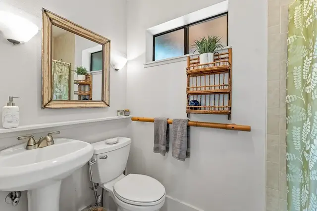 Listing Image for 235 Hoohale Pl 34 of 50