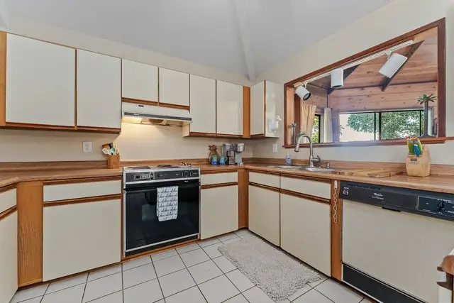 Listing Image for 235 Hoohale Pl 48 of 50
