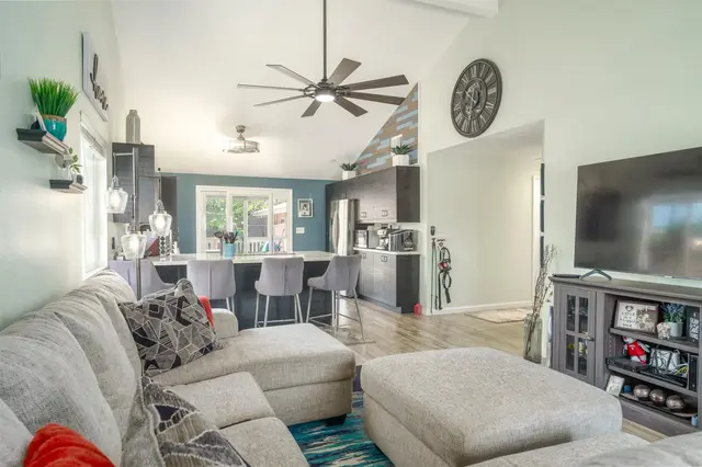 Listing Image for 295 Kaikea St 2 of 35