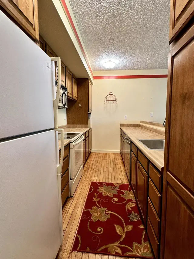 Listing Image for 100 Lio Place Pl D2 13 of 25