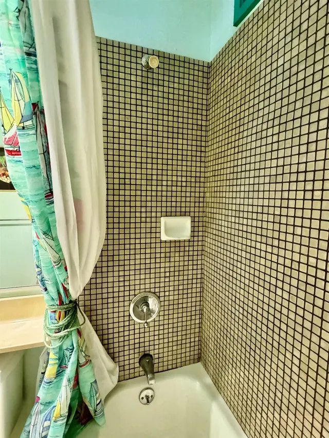 Listing Image for 100 Lio Place Pl D2 16 of 25