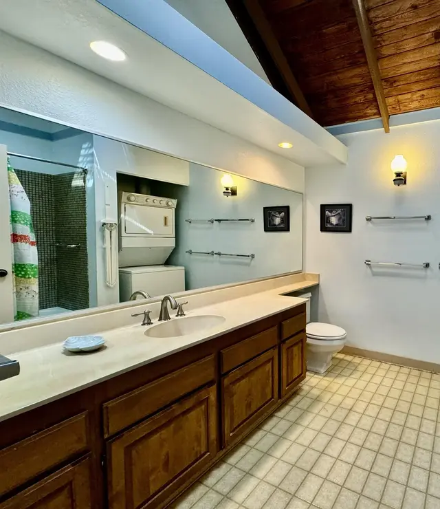 Listing Image for 100 Lio Place Pl D2 19 of 25