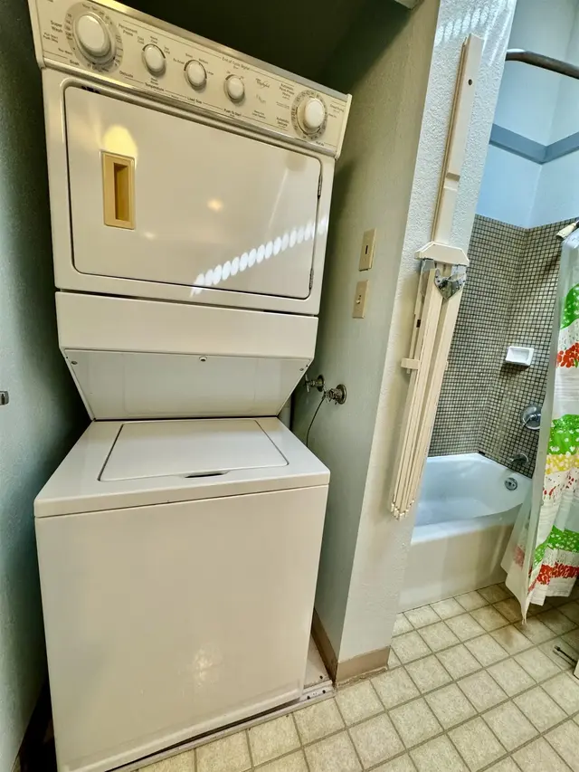 Listing Image for 100 Lio Place Pl D2 23 of 25