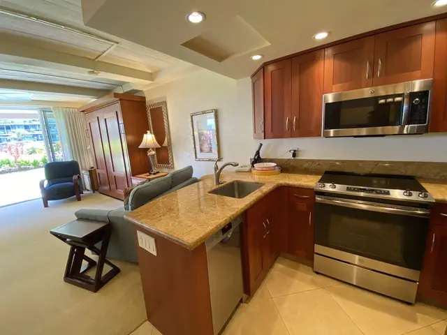 Listing Image for 2481 Kaanapali Pkwy 113 S 3 of 23