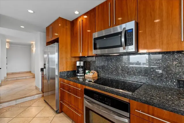 Listing Image for 50 Nohea Kai Dr 2-1105 14 of 45