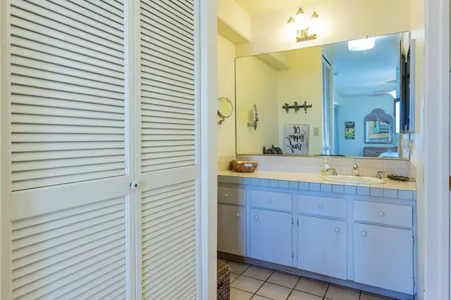 Listing Image for 30 Hauoli St 310 13 of 34