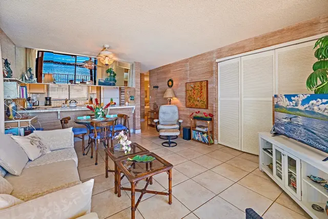 Listing Image for 30 Hauoli St 310 18 of 34