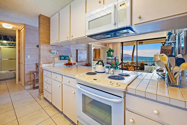 Listing Image for 30 Hauoli St 310 26 of 34