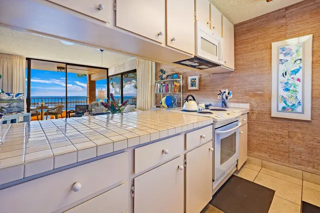 Listing Image for 30 Hauoli St 310 28 of 34