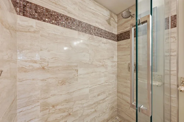 Listing Image for 140 Uwapo Rd 39-101 20 of 35