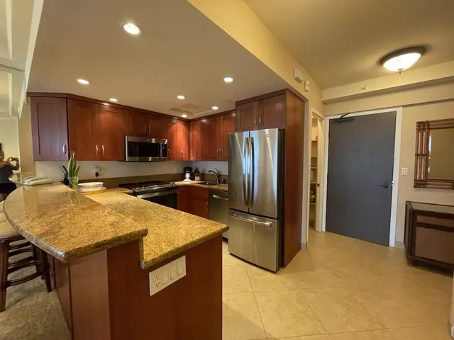 Listing Image for 2481 Kaanapali Pkwy 610/612 G 7 of 39