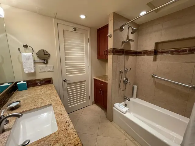 Listing Image for 2481 Kaanapali Pkwy 610/612 G 9 of 39