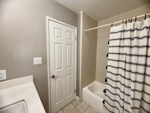 Listing Image for 1808 Malama St 26 of 44