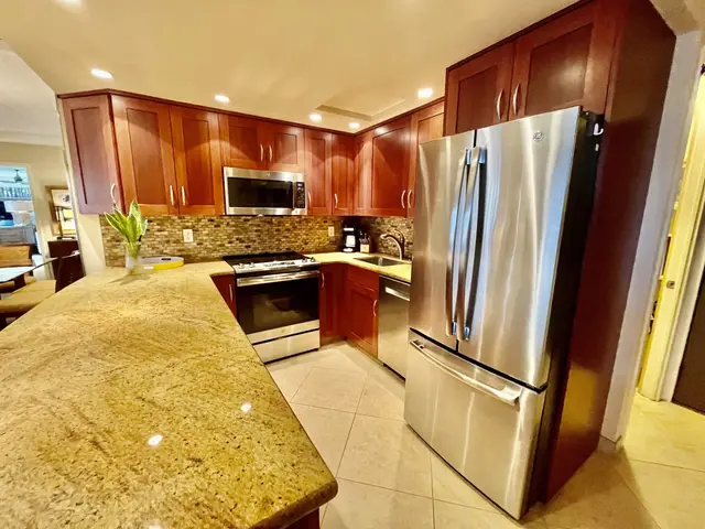 Listing Image for 2481 Kaanapali Pkwy 760 R 13 of 39