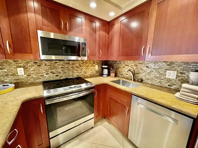 Listing Image for 2481 Kaanapali Pkwy 760 R 14 of 39