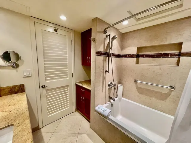 Listing Image for 2481 Kaanapali Pkwy 760 R 18 of 39