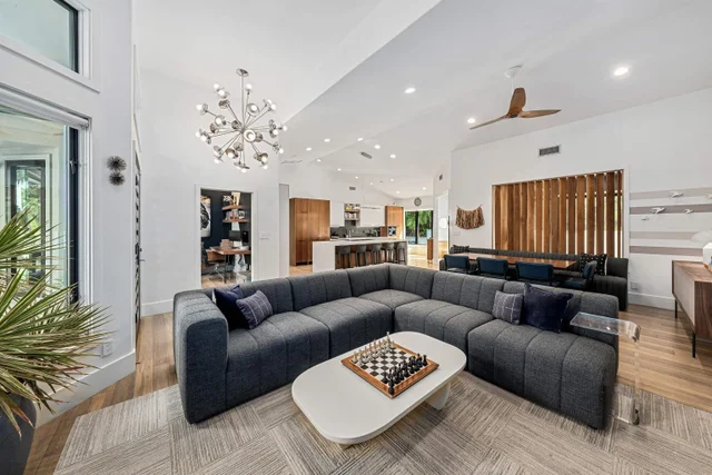 Listing Image for 384 Pualoa Nani Pl 4 of 50