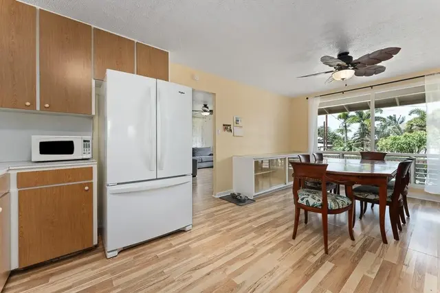Listing Image for 52 E Waiko Rd 12 of 46