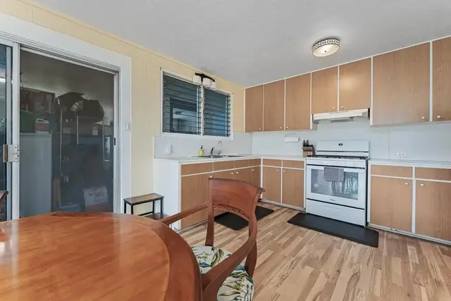 Listing Image for 52 E Waiko Rd 15 of 46
