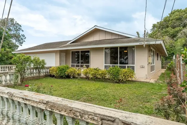 Listing Image for 52 E Waiko Rd 2 of 46