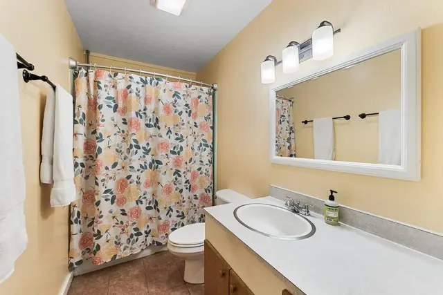 Listing Image for 52 E Waiko Rd 21 of 46