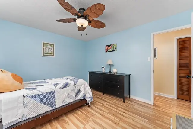 Listing Image for 52 E Waiko Rd 25 of 46