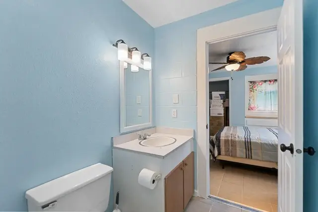 Listing Image for 52 E Waiko Rd 40 of 46