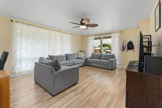 Listing Image for 52 E Waiko Rd 8 of 46