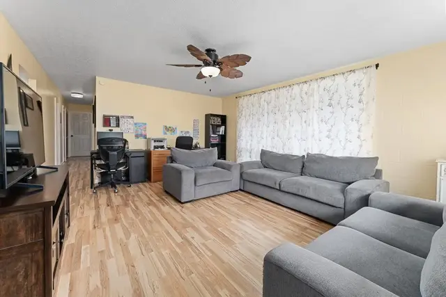 Listing Image for 52 E Waiko Rd 9 of 46