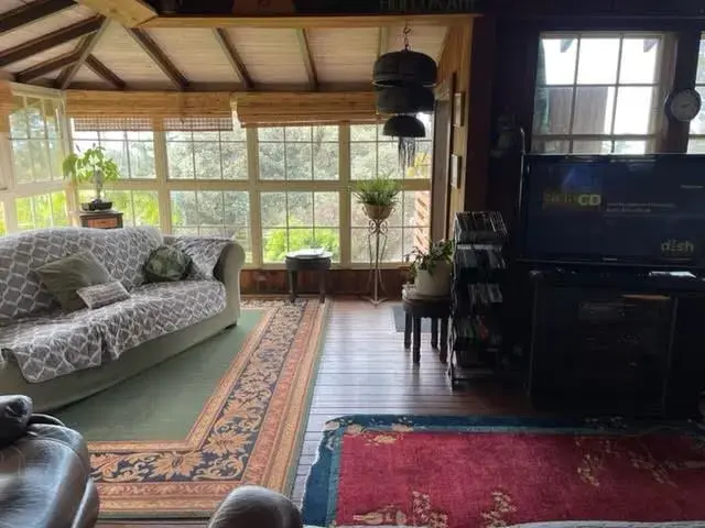 Listing Image for 2040 Piiholo Rd 6 of 25