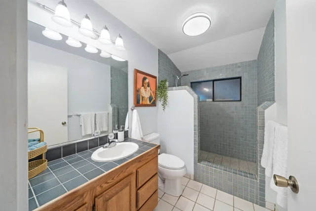 Listing Image for 500a Mikioi Pl 16 of 44