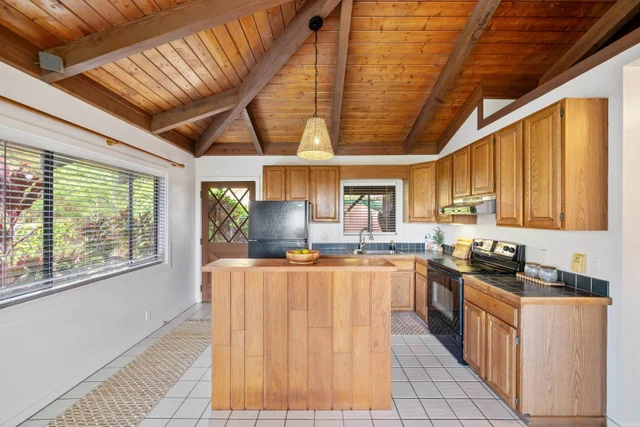 Listing Image for 500a Mikioi Pl 5 of 44