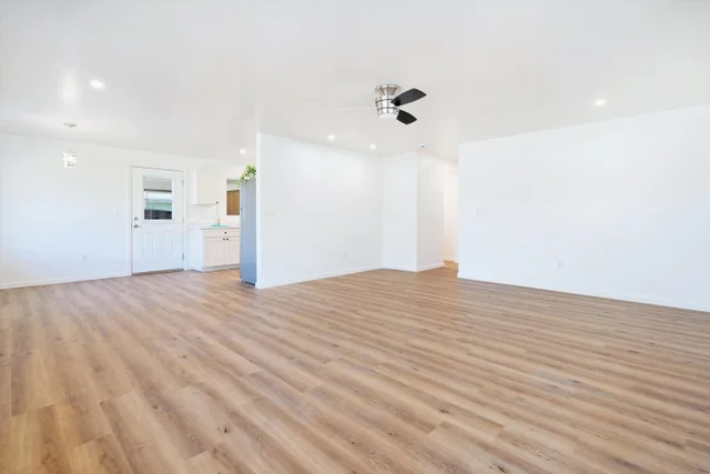 Listing Image for 323 W Papa Ave 22 of 40