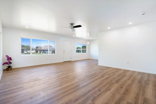 Listing Image for 323 W Papa Ave 23 of 40