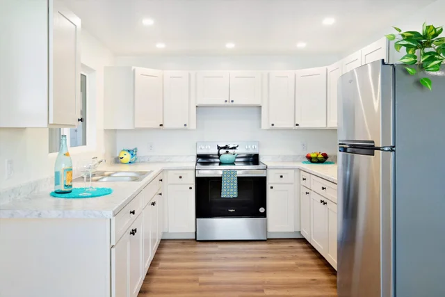 Listing Image for 323 W Papa Ave 6 of 40