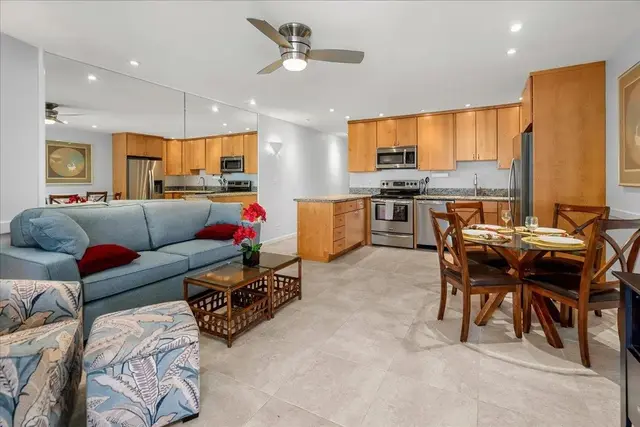 Listing Image for 49 W Lipoa St D 225 11 of 42