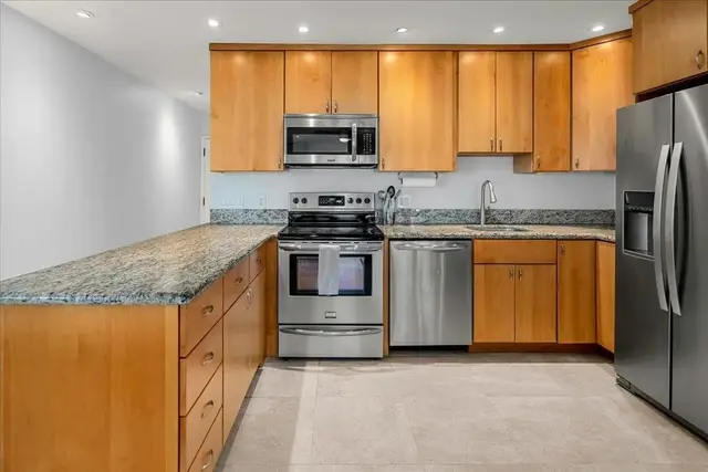 Listing Image for 49 W Lipoa St D 225 24 of 42